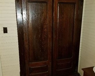 Lot #25 Antique Wardrobe $250 (48Lx18Wx82H)