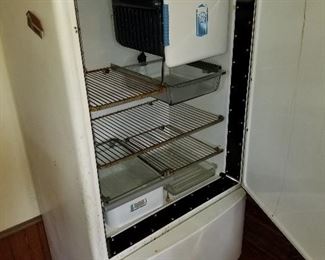 VINTAGE 1947 General Electric Refrigerator