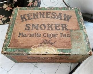 Vintage Kennesaw Smoker Marietta Cigar Box