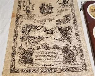Vintage Mt. Rushmore Nat'l Monument & USA history quotes on hanging fabric