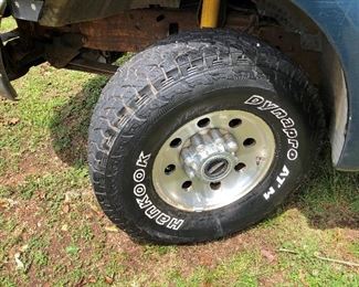 Lot # 40 $5500 ~ Ford F250 '99 4X4 - 4 wheel drive/285K miles Hide Away hitch and Gooseneck hitch with work racks, gas (sorry TRUCK not discounted)