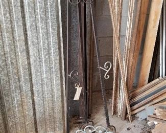 Floor standing Easel