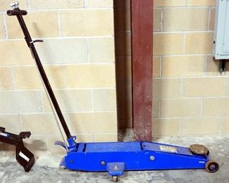 Westward 4 Ton Hydraulic Service Jack Model 3W927 