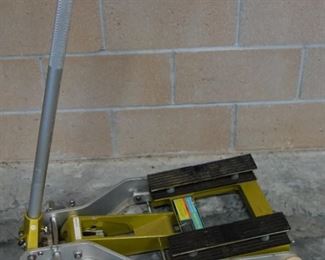 Central Hydraulics 1500 lb Aluminum Motorcycle Lift Model 94715