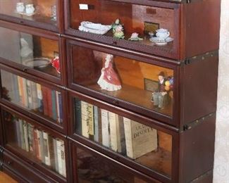 049 - Mahogany 5 section barrister bookcase with 5 glass doors and one drawer at bottom, made by Globe-Wernicke Co., 70 in. T, 34 in. W, 12 in. D.