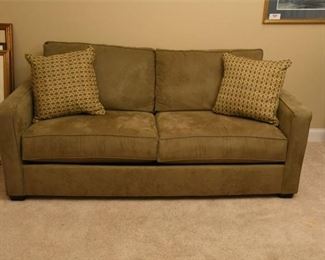 56. Havertys Sofa