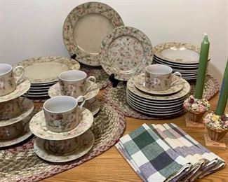 222 Fifth Stoneware Collection