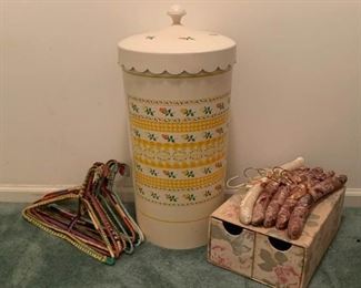 Super Vintage Clothes Hamper