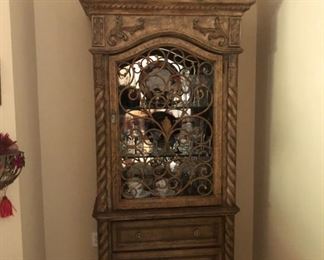 ABSOLUTELY GORGEOUS 2 PIECE LIGHTED MIRRORED BACK DISPLAY CABINET  WITH 2 DRAWER STORAGE 