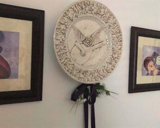 CUTE ANGEL PLAYING BANJO ON PLATE 