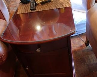 37   lamp  table  28  x  19