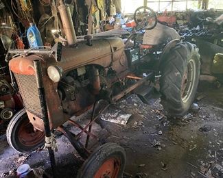 Vintage Allis chalmers tractor