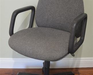 37. Lot S37 (0079.jpg) – Office Desk Chair – up/down/rotating/wheels etc.