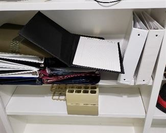 123. Lot E123 (0228) - Lot of Office supplies Binder