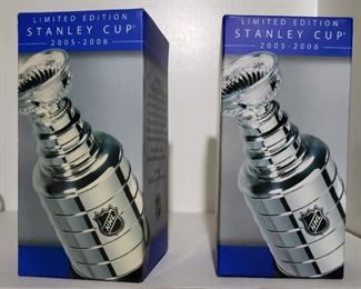 125. Lot S125 (0234.jpg) - – pair NHL Stanley Cup 2005-2006, Limited Edition.