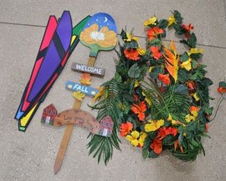 151. Lot S151 (0278.jpg) – $15.00 - Mixed Lot – Garden Decorations.