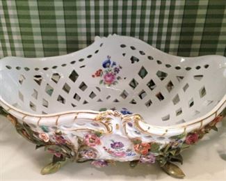 Porcelain Capodimonte bowl PORCELAIN CAPODIMONTE CHERUBS & FLOWERS