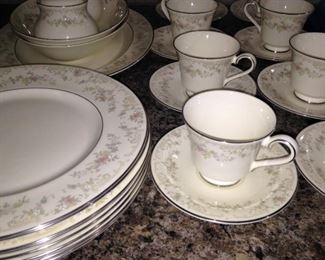 Royal Doulton"Diana" china (service for 8)