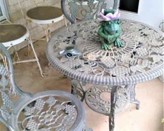 Patio table & 2 chairs