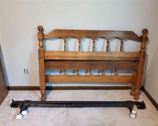 Full or Queen Size Bedframe w Rails