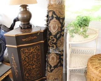 Accent table, lamp, area rug