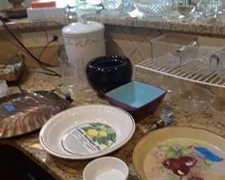Pie plates, cooking items