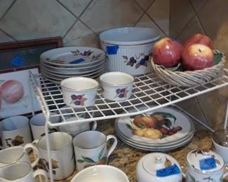 Evesham dinnerware; Portmeirion bowl