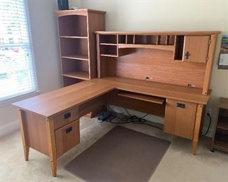 Lot P20, Mission Pointe “L” Desk, 6’ x 6’, $100, must disassemble yourself 