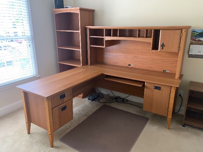 Lot P20, Mission Pointe “L” Desk, 6’ x 6’, $100, must disassemble yourself 