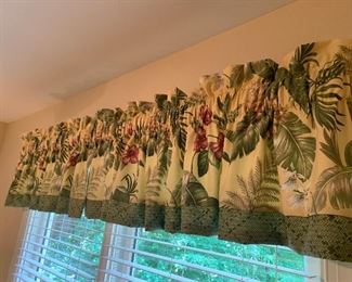 Lot P29, Thomasville Queen Bedding Set, includes queen comforter and shams, sheets, curtains, and shower curtains, $50/all