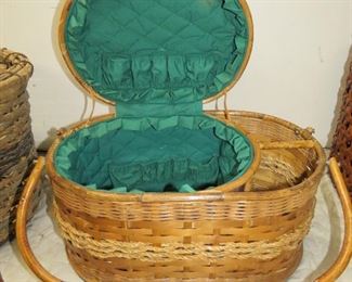 from 5 piece wicker lot picnic basket PIC 2