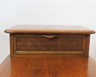 2 MCM end tables. PIC 3