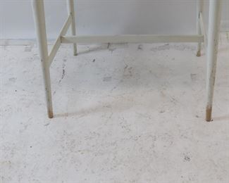 Paul MCCobb planner group laminate top stand. dented left corner, paint loss on feet. 22" wide, 17" deep, 24 1/4" high. PIC 4