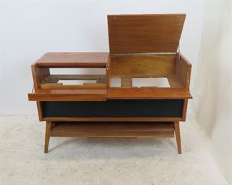 MCM stereo cabinet, no inner components or back panel. great looking cabinet to re-purpose. PIC 2