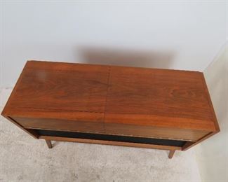MCM stereo cabinet, no inner components or back panel. great looking cabinet to re-purpose. PIC 3