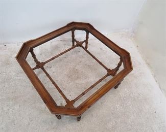 Lane faux bamboo and beveled glass coffee table. minor surface marks. PIC 3