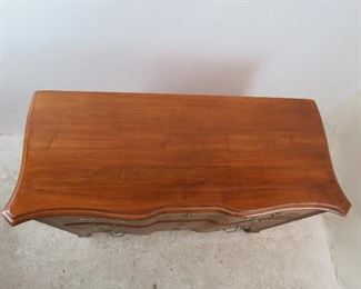 Ethan Allen "Legacy" carved french serpentine 3 drawer dresser / chest. PIC 4