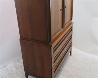 ITEM 311-- MCM mans dresser / high chest chifferobe by Bassett. PIC 5