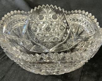 Crystal Bowl W Saw Tooth Edge
