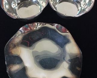 Set 3 Hammered Bowls And Plate
