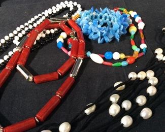 Lot 8 Costume Fashion Jewelry and Accessories