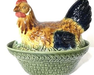 OLFAIRE Porcelain Vessel W Rooster Lid