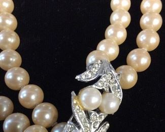 Vintage Pearl Style Necklace W Rhinestone Clasp