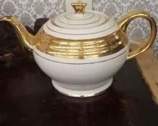 SADLER TEAPOT....25.00