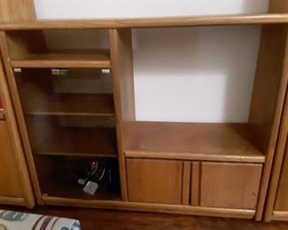 Entertainment center