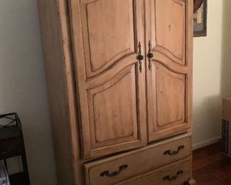 $475~ OBO ~ COUNTRY FRENCH ARMOIRE 