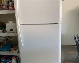 $250 ~ 2012 Kenmore refrigerator 