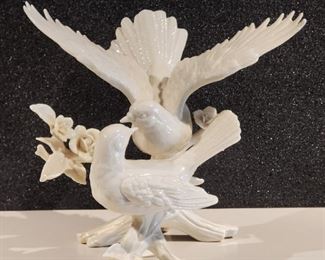 LENOX Porcelain Dove Wedding Cake Topper