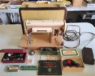 1959 SINGER 301A Sewing Machine WORKS GREAT