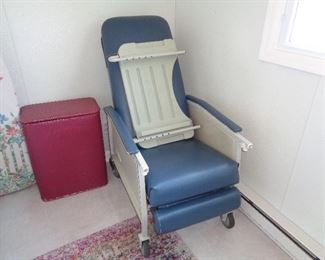 MEDICAL CHAIR WITH LOCKING WHEELS AND TRAY $100
